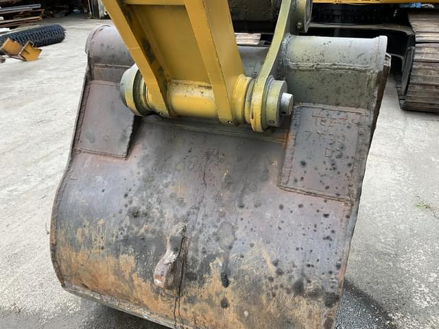 Image of Caterpillar 330CL equipment image 4