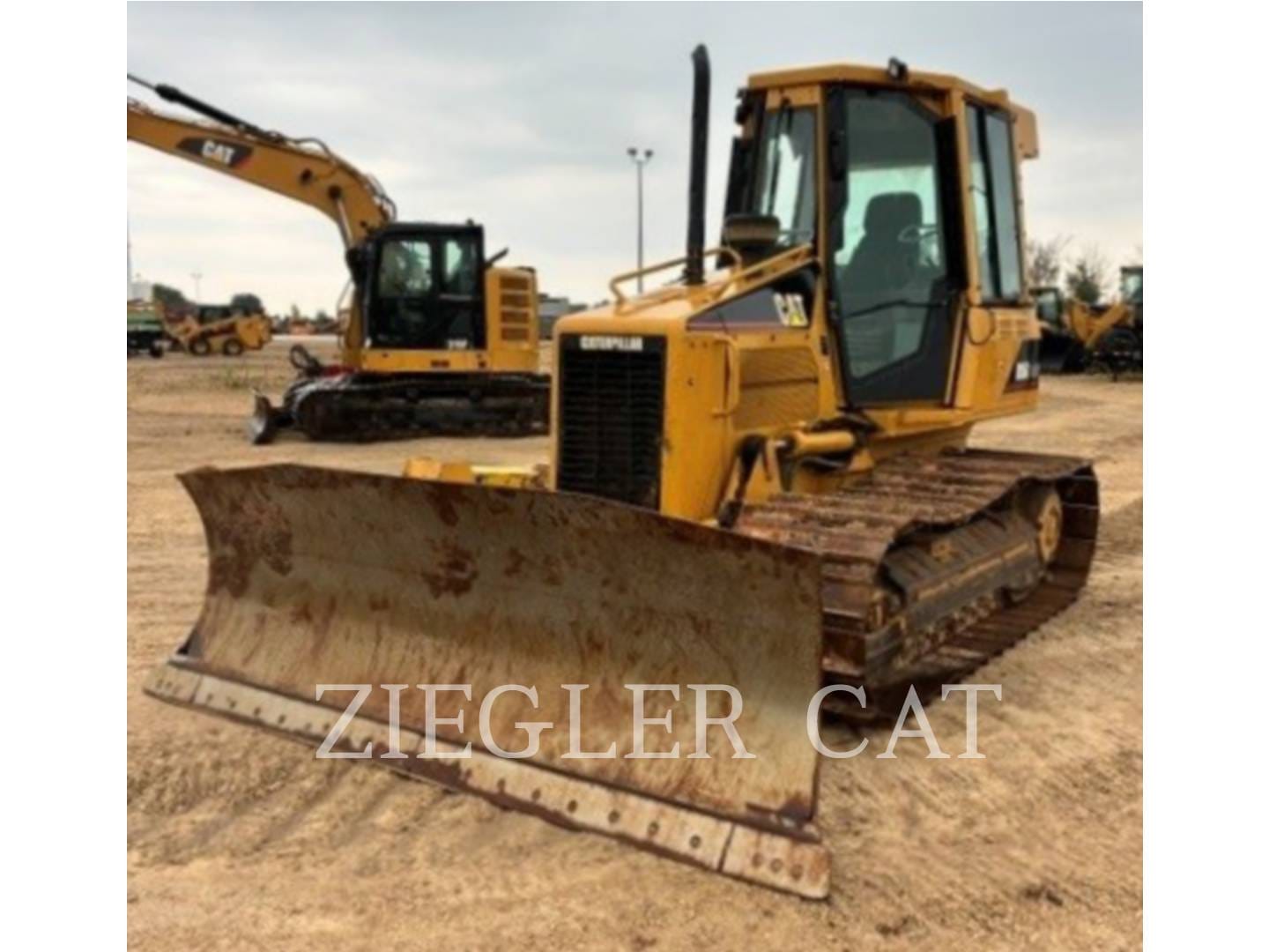 2005 Caterpillar D5G Equipment Image0