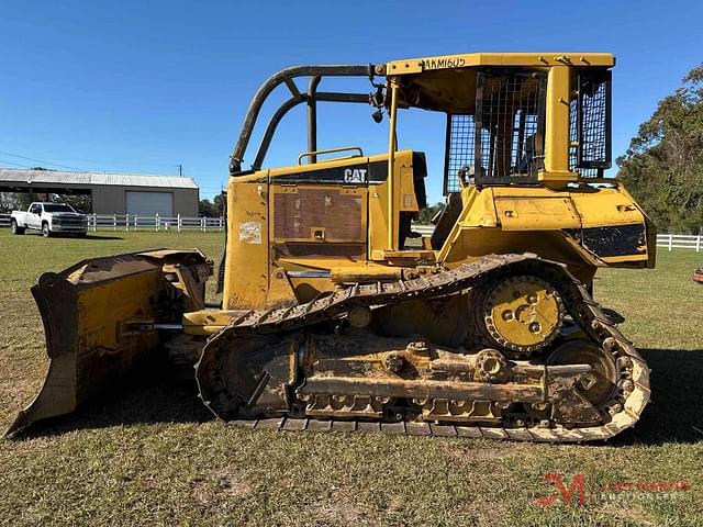 Image of Caterpillar D6N XL equipment image 4