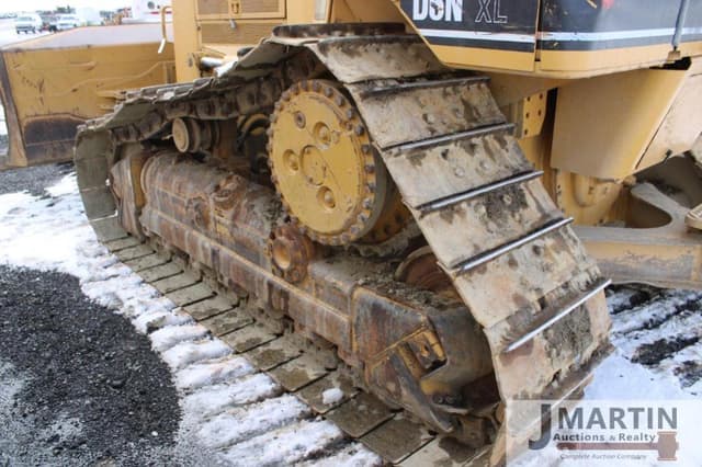 Image of Caterpillar D6N XL equipment image 4