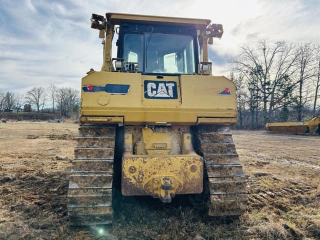 Image of Caterpillar D8T equipment image 3