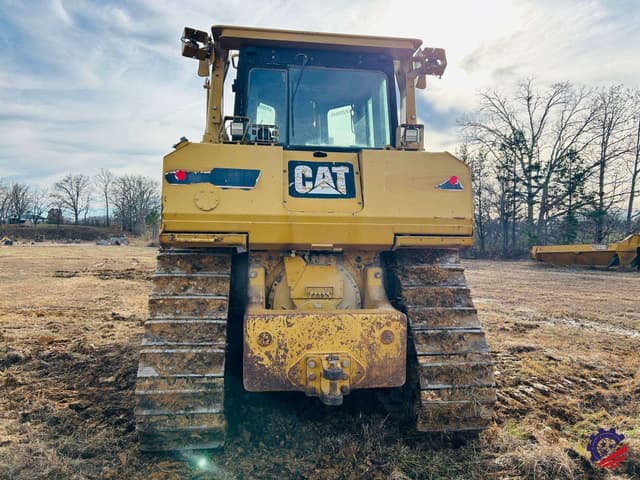 Image of Caterpillar D8T equipment image 3