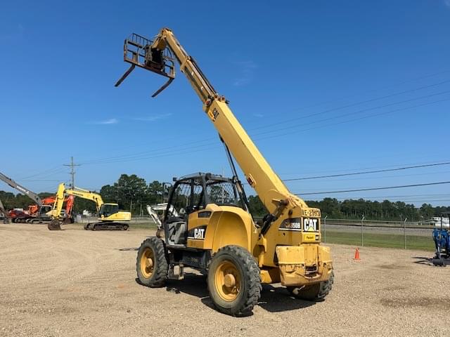 Image of Caterpillar TH360B equipment image 3