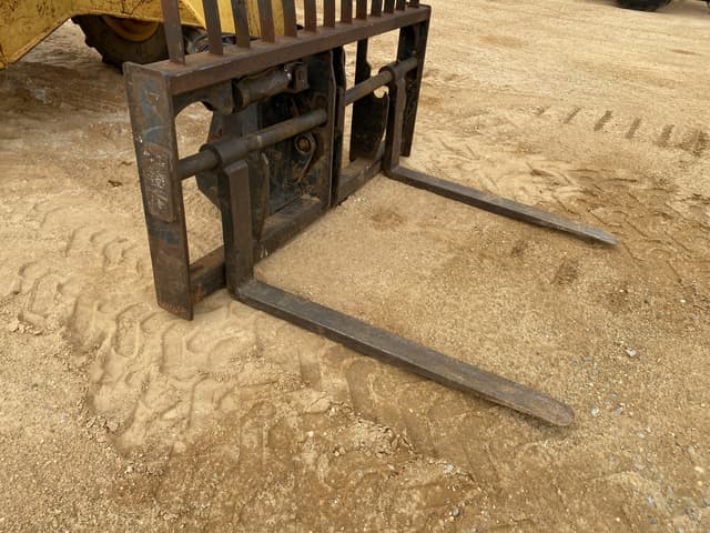 Image of Caterpillar TH460B equipment image 4