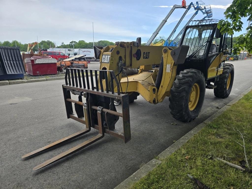 2005 Caterpillar TH460B Equipment Image0