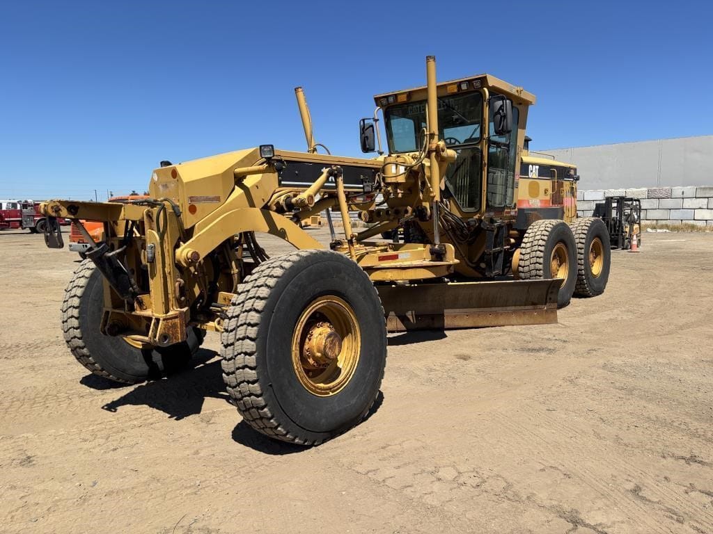 2005 Caterpillar 143H Equipment Image0