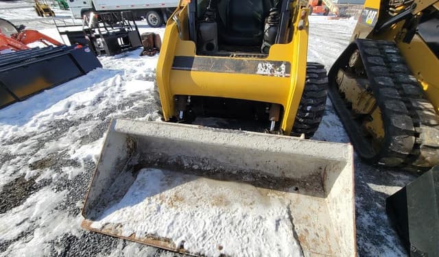 Image of Caterpillar 242B equipment image 1