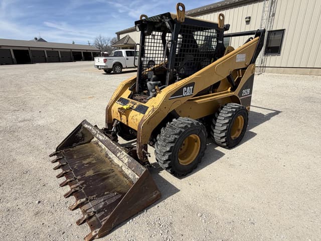 Image of Caterpillar 252B equipment image 4