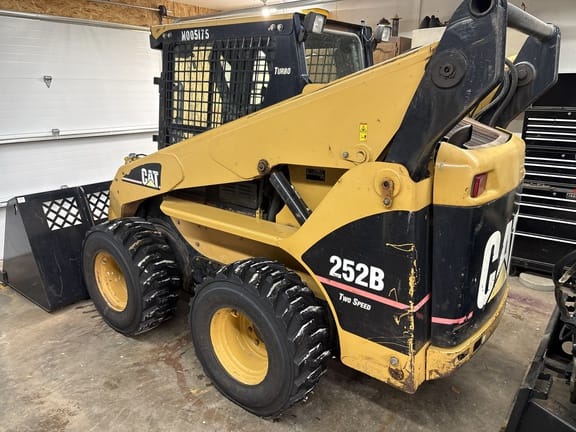 2005 Caterpillar 252B2 Equipment Image0