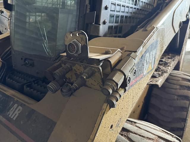 Image of Caterpillar 268B equipment image 3