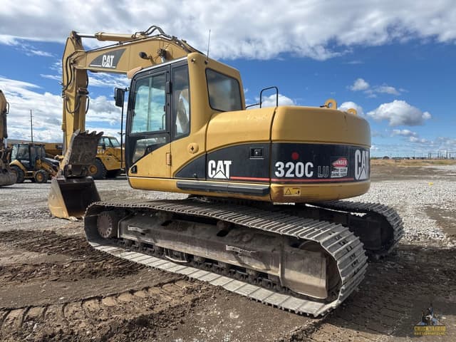 Image of Caterpillar 320CLU equipment image 2