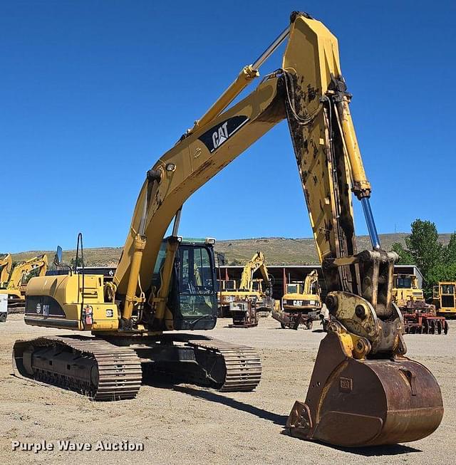 Image of Caterpillar 325CL equipment image 2