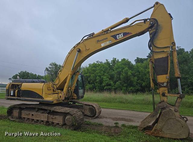 Image of Caterpillar 330CL equipment image 3