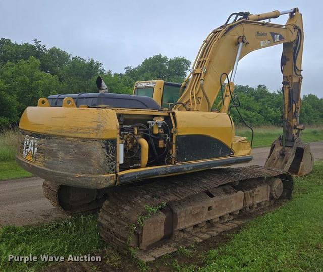 Image of Caterpillar 330CL equipment image 4