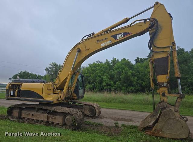 Image of Caterpillar 330CL equipment image 3