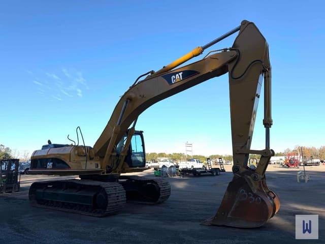 Image of Caterpillar 330CL equipment image 2
