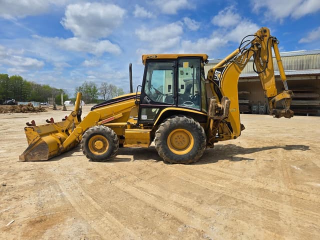 Image of Caterpillar 420D equipment image 4