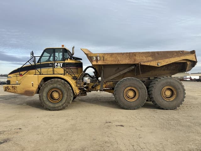 Image of Caterpillar 740 equipment image 1