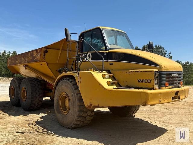 Image of Caterpillar 740 equipment image 2