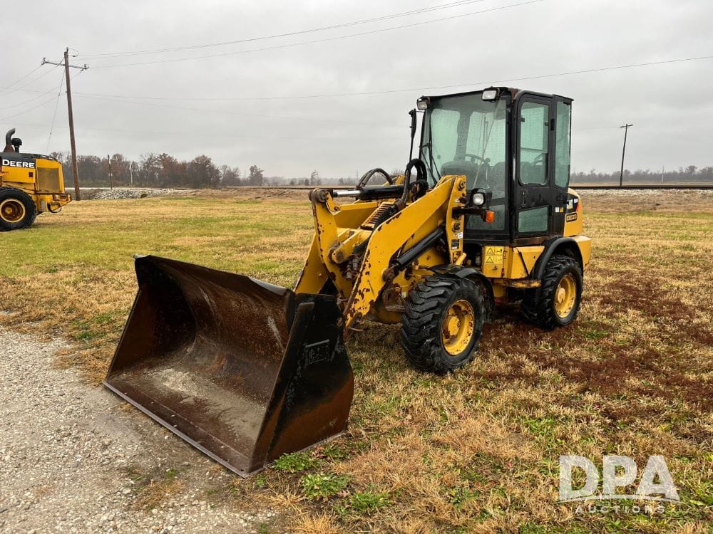 2005 Caterpillar 904H Equipment Image0