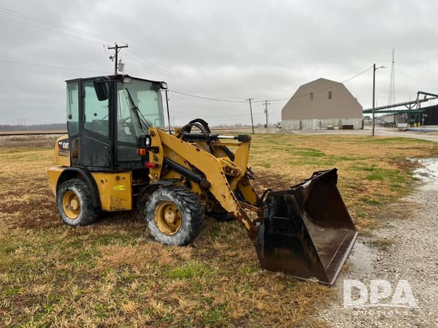 Image of Caterpillar 904H equipment image 3