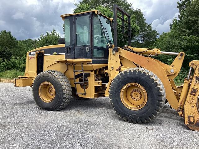 Image of Caterpillar 938GII equipment image 4