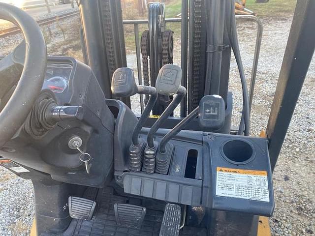 Image of Caterpillar C5000 equipment image 4