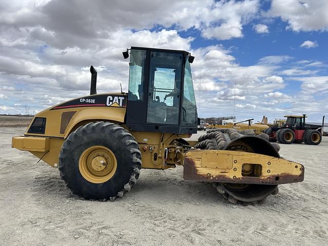 Image of Caterpillar CP-563E equipment image 1
