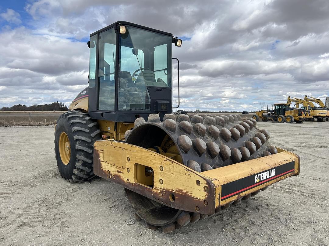 Image of Caterpillar CP-563E Primary image