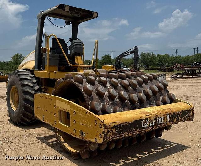Image of Caterpillar CP-563E equipment image 2