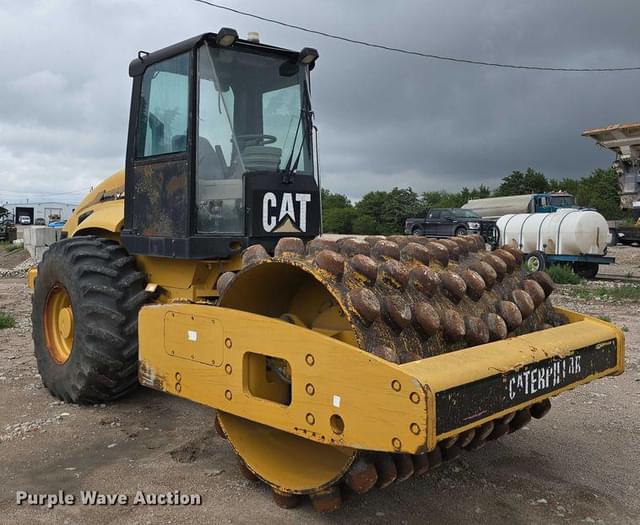 Image of Caterpillar CP-563E equipment image 2