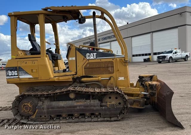 Image of Caterpillar D3GXL equipment image 3