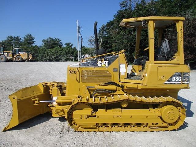 Image of Caterpillar D3GXL equipment image 2