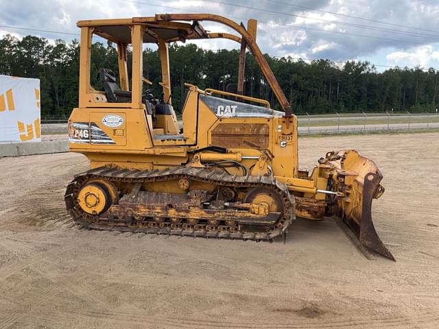 Image of Caterpillar D4GXL equipment image 3