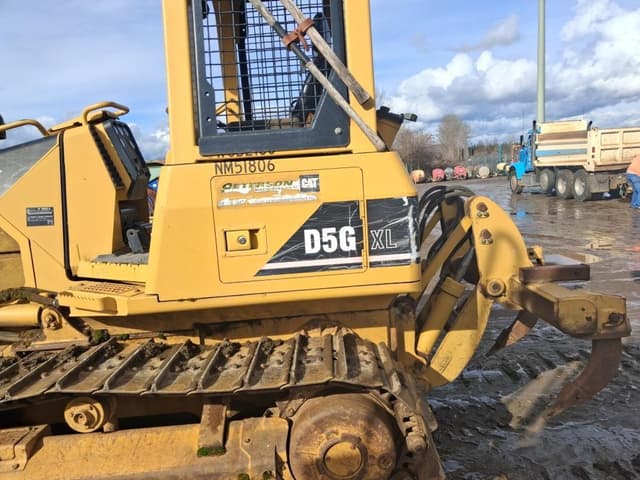 Image of Caterpillar D5G equipment image 3