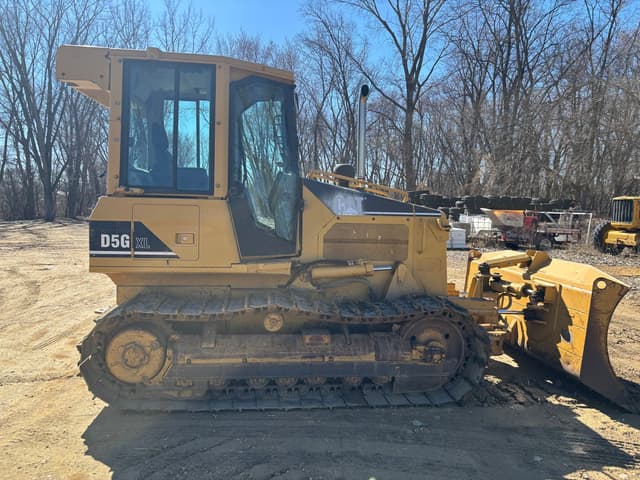 Image of Caterpillar D4GXL equipment image 3