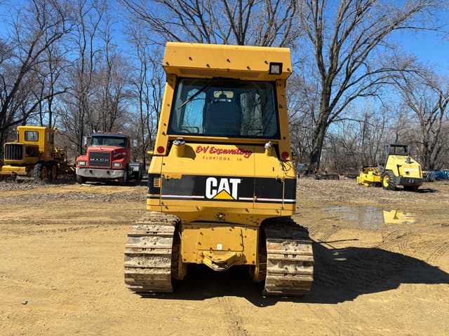 Image of Caterpillar D4GXL equipment image 2