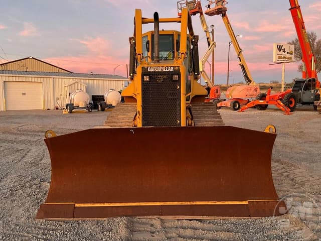 Image of Caterpillar D5N equipment image 1