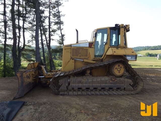 Image of Caterpillar D6N LGP equipment image 3