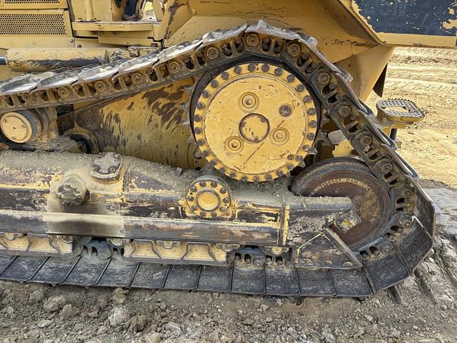 Image of Caterpillar D6N XL equipment image 4