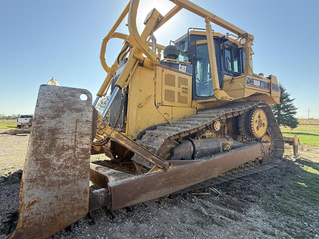 Image of Caterpillar D6R XL equipment image 2