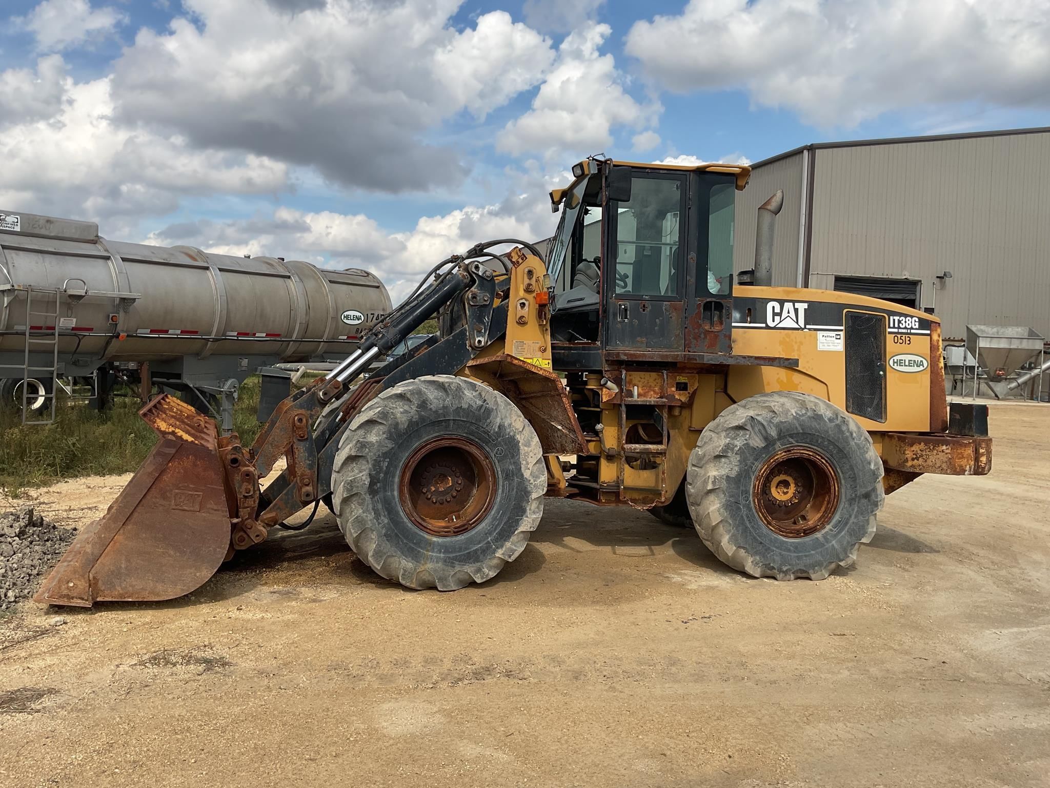 2005 Caterpillar IT38G Equipment Image0