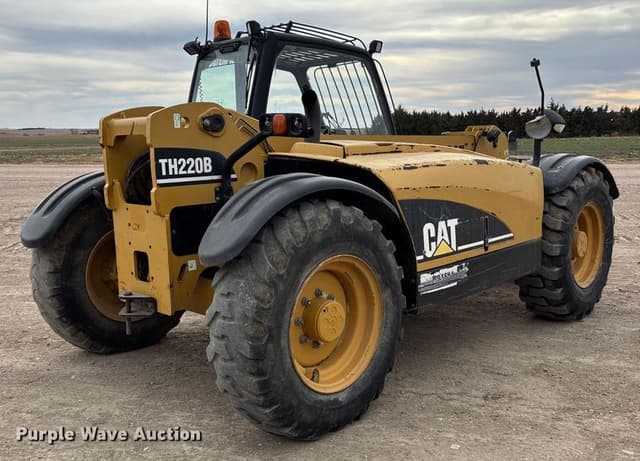 Image of Caterpillar TH220B equipment image 4