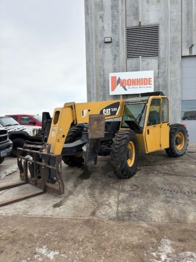 2005 Caterpillar TL943 Equipment Image0