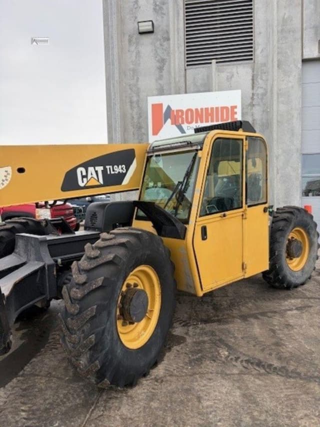 Image of Caterpillar TL943 equipment image 1