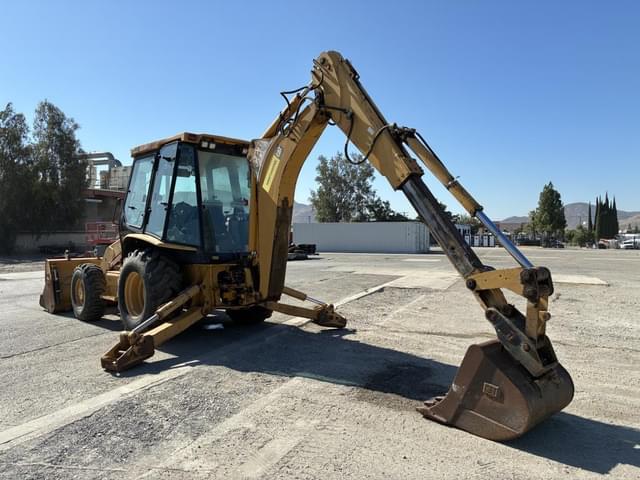 Image of Caterpillar 420D equipment image 3