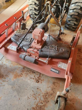 Image of Challenger MT225B equipment image 2