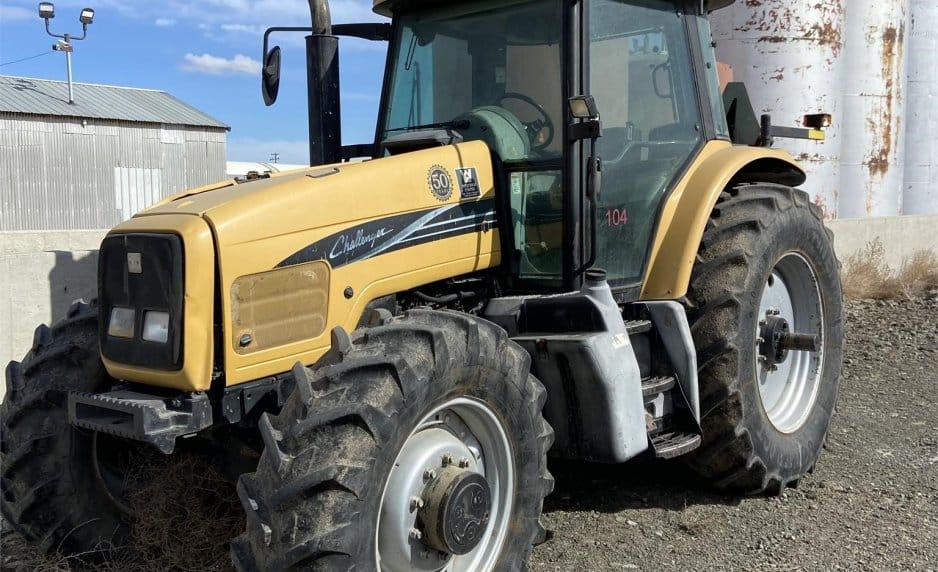 2005 Challenger MT525B Equipment Image0