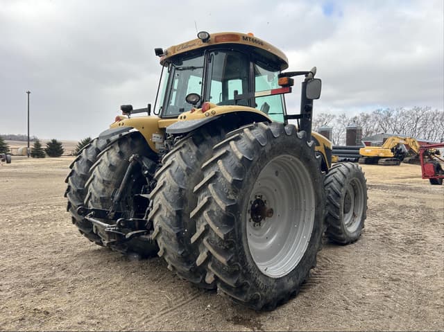 Image of Challenger MT665B equipment image 2