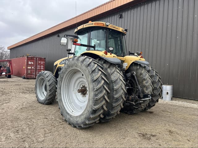 Image of Challenger MT665B equipment image 4